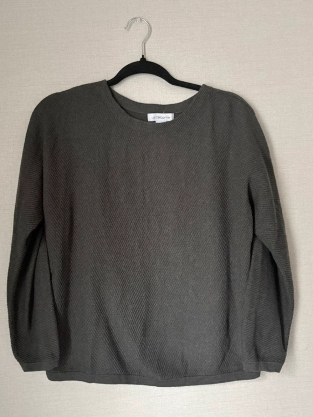 Liz Claiborne Crewneck Sweater in Gray